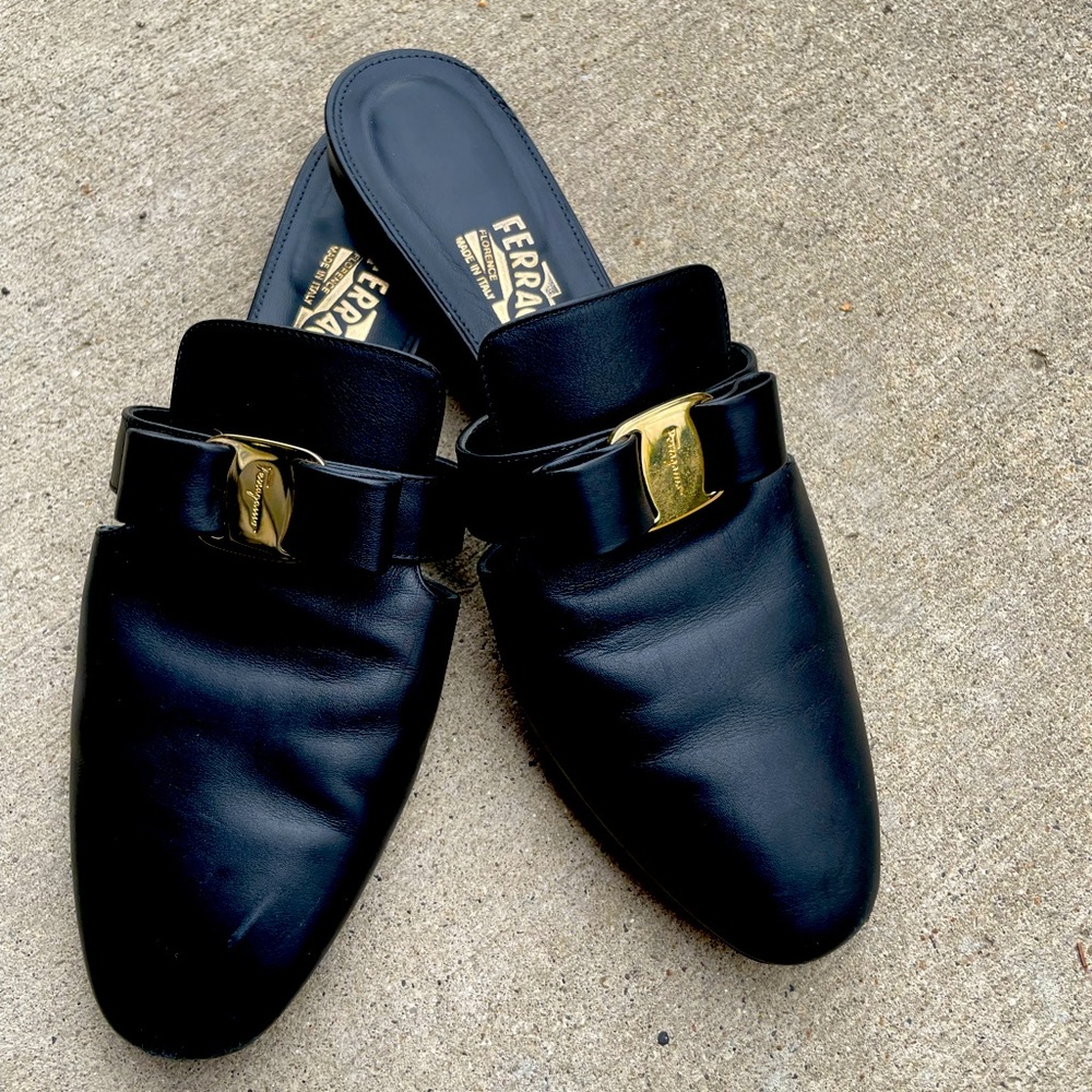 Ferragamo authentic flats